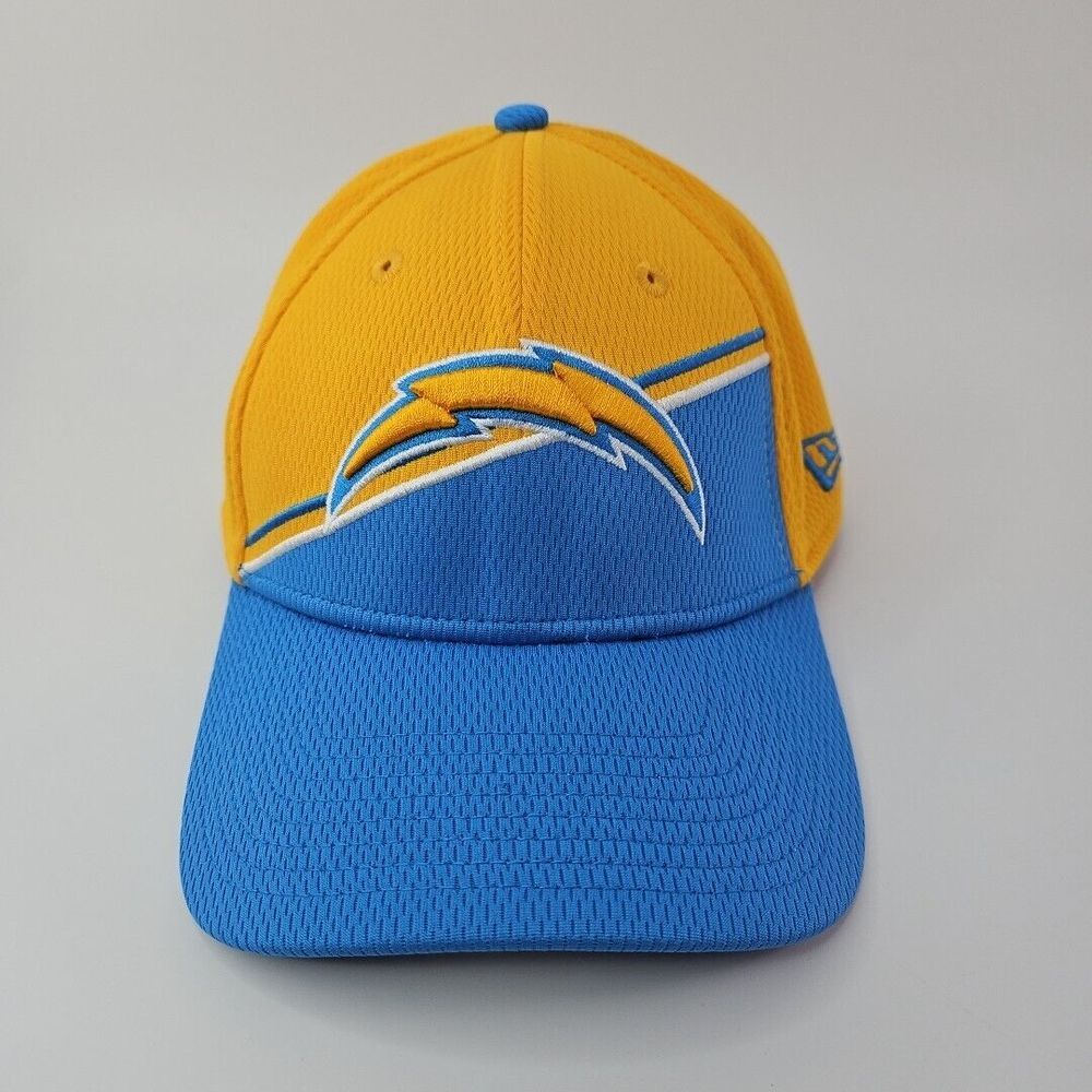 New Era Los Angeles Chargers 39THIRTY Hat On-Field Blue Gold Bolt Flex S/M‎